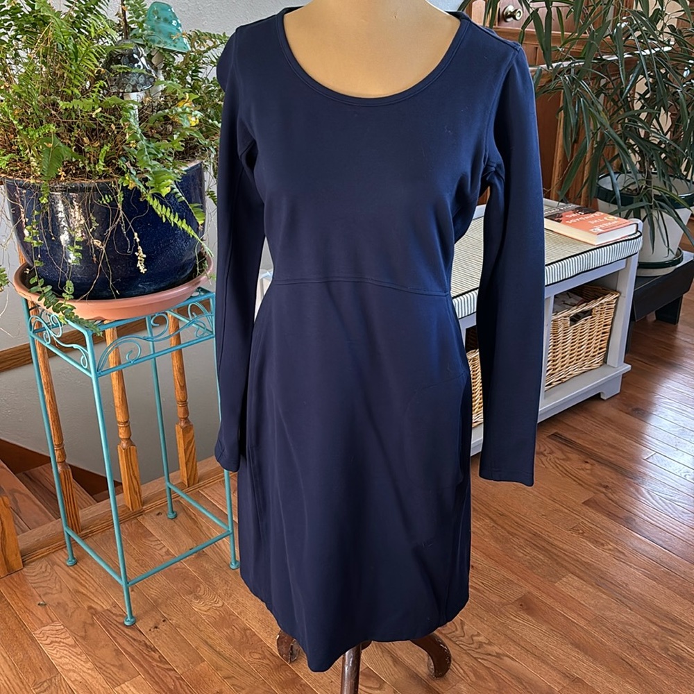 Duluth Trading ponte dress in navy blue. Size medium